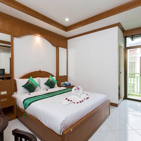 Magnific Patong Hotell Exteriör bild