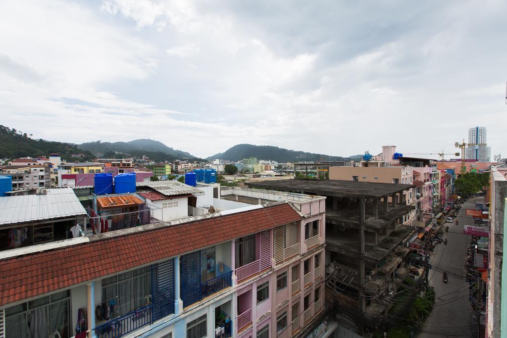 Magnific Patong Hotell Exteriör bild
