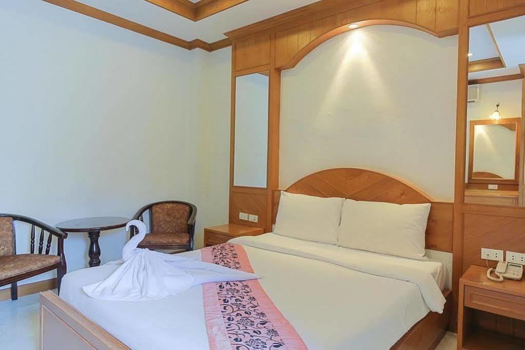 Magnific Patong Hotell Exteriör bild