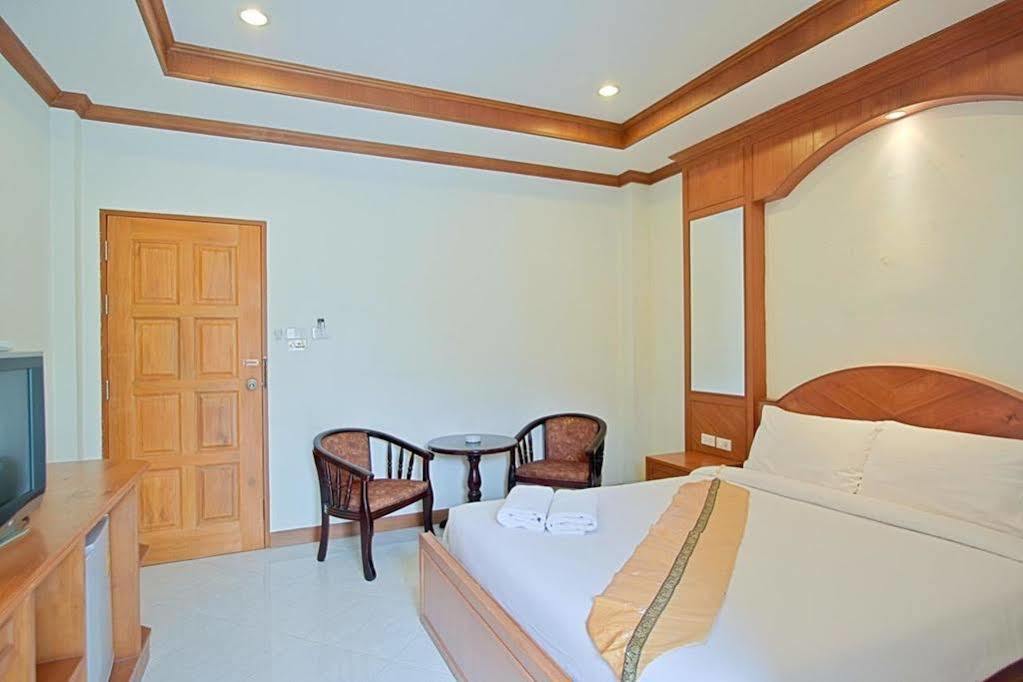 Magnific Patong Hotell Exteriör bild