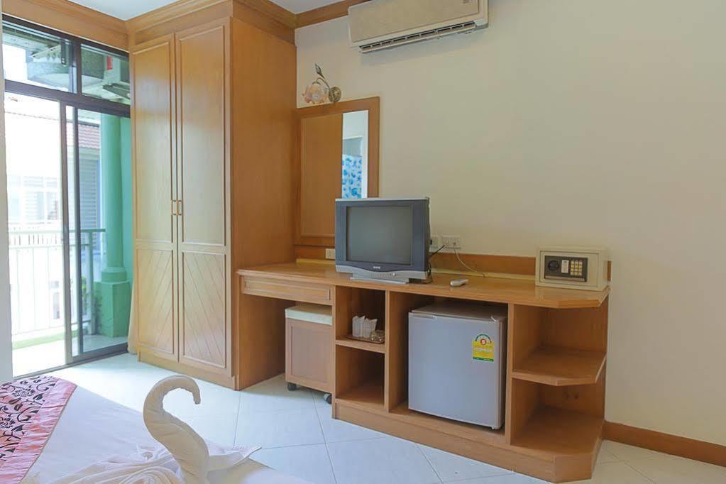 Magnific Patong Hotell Exteriör bild