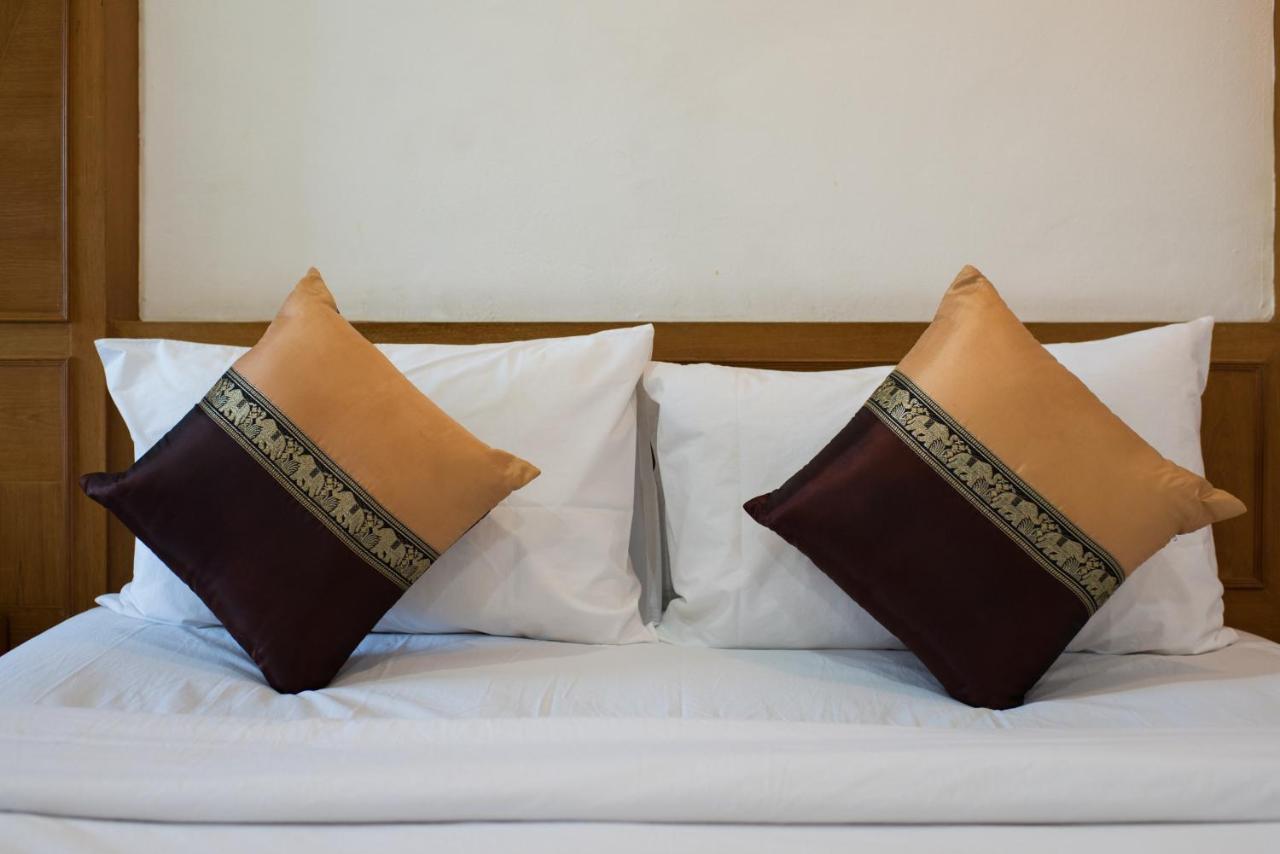 Magnific Patong Hotell Exteriör bild